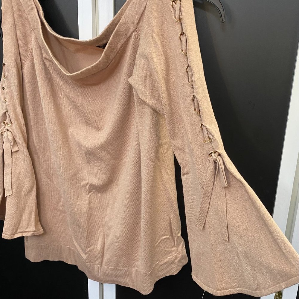 NWOT Thalia Sodi Tan XL Off the Shoulder Bell Sleeved Sweater